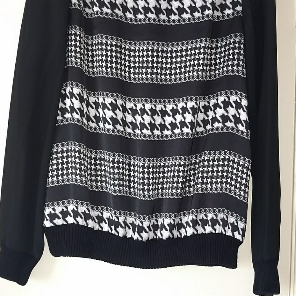 Medium Thin Knit Dress Shirt/Sweater - Picture 5 of 5